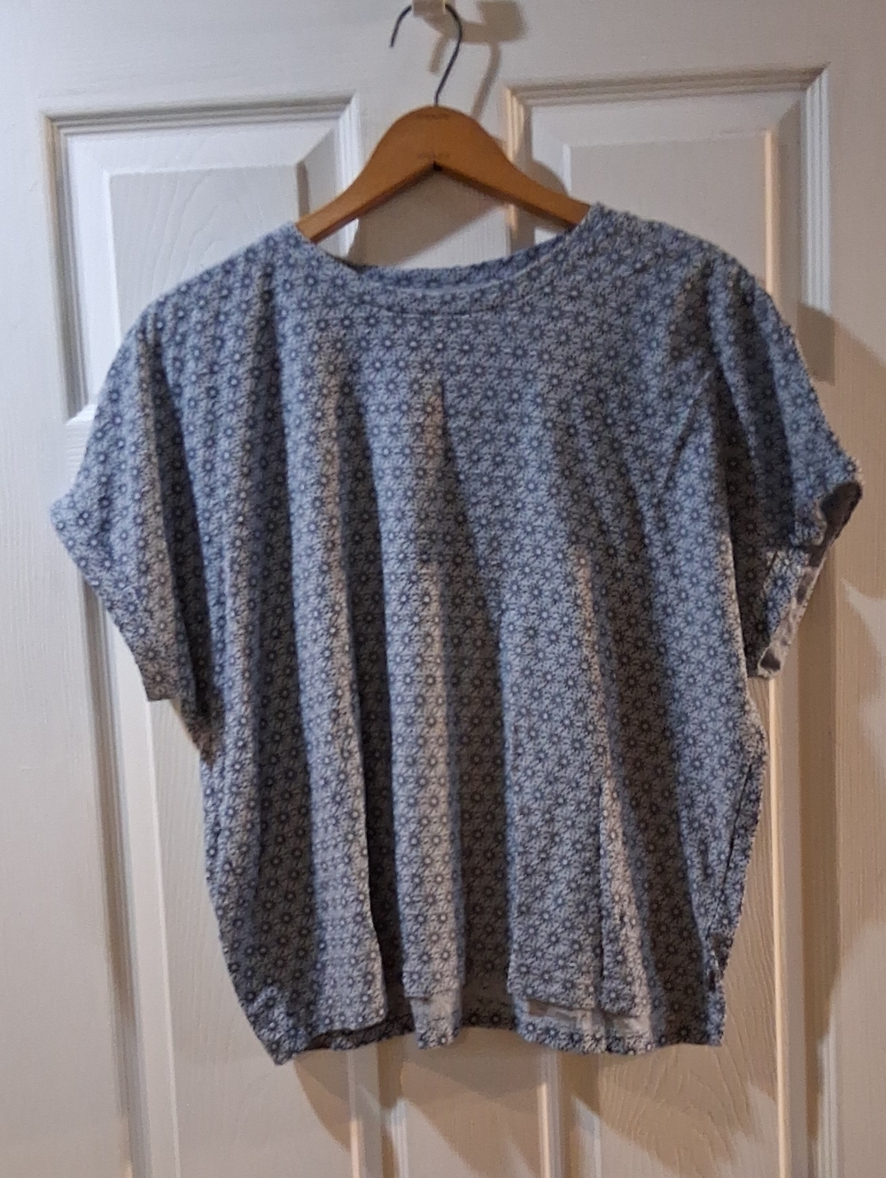Andrew Marc New York Blue Printed Short-Sleeve Boxy Cropped Textured Blouse